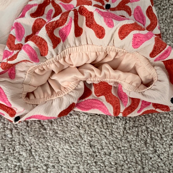 Entro Blouse with Cream Body and Pink Patterned Puff Sleeves - Picture 7 of 9